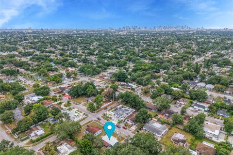 Commercial property in Miami, Florida 94.02 sq.m. № 2072899 - photo 20