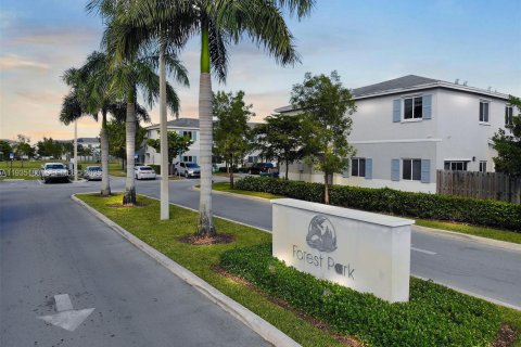 Купить таунхаус в Флорида-Сити, Флорида 4 спальни, 160.72м2, № 1993528 - фото 8