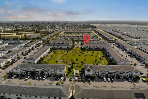 Купить таунхаус в Флорида-Сити, Флорида 4 спальни, 160.72м2, № 1993528 - фото 7