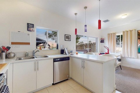 Купить таунхаус в Флорида-Сити, Флорида 4 спальни, 160.72м2, № 1993528 - фото 14