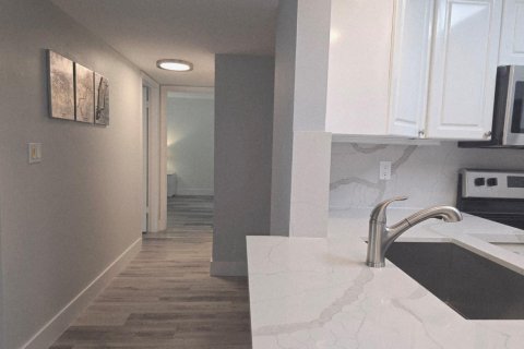 Condo in Fort Lauderdale, Florida, 2 bedrooms № 2083359 - photo 12