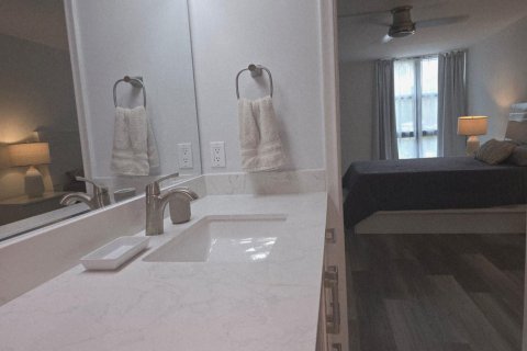 Condo in Fort Lauderdale, Florida, 2 bedrooms № 2083359 - photo 22