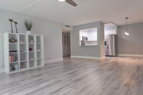 Condo in Fort Lauderdale, Florida, 2 bedrooms № 2083359 - photo 5