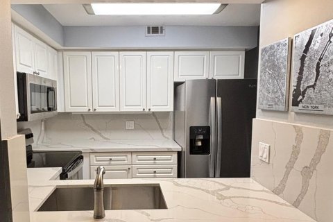 Condo in Fort Lauderdale, Florida, 2 bedrooms № 2083359 - photo 9
