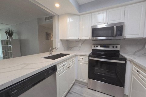 Condo in Fort Lauderdale, Florida, 2 bedrooms № 2083359 - photo 15