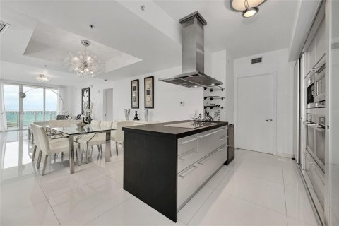 Copropriété à vendre à Sunny Isles Beach, Floride: 2 chambres, 139.26 m2 № 1694995 - photo 30
