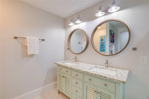 Casa en venta en Bradenton Beach, Florida, 7 dormitorios, 288 m2 № 1255731 - foto 24