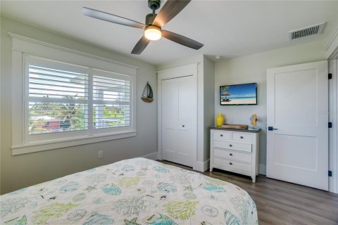 Casa en venta en Bradenton Beach, Florida, 7 dormitorios, 288 m2 № 1255731 - foto 30
