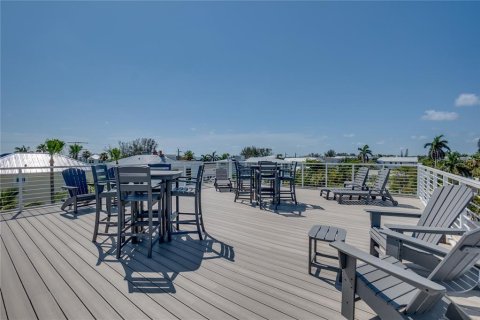 Casa en venta en Bradenton Beach, Florida, 7 dormitorios, 288 m2 № 1255731 - foto 16