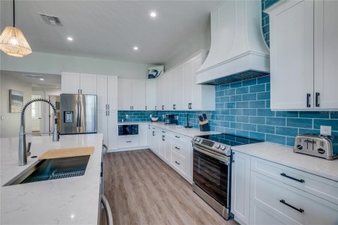 Casa en venta en Bradenton Beach, Florida, 7 dormitorios, 288 m2 № 1255731 - foto 14