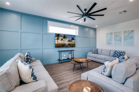 Casa en venta en Bradenton Beach, Florida, 7 dormitorios, 288 m2 № 1255731 - foto 7