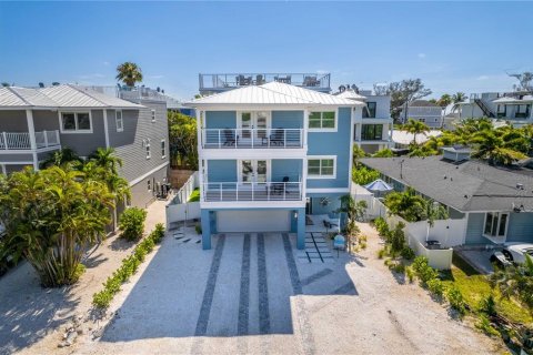 Casa en venta en Bradenton Beach, Florida, 7 dormitorios, 288 m2 № 1255731 - foto 1