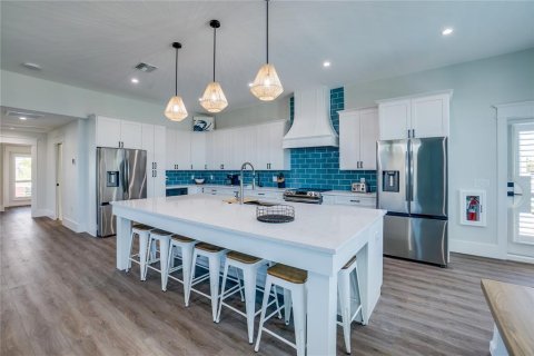 Casa en venta en Bradenton Beach, Florida, 7 dormitorios, 288 m2 № 1255731 - foto 10