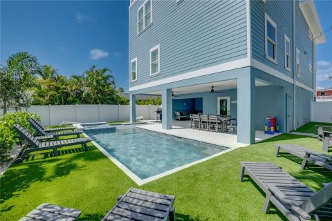 Casa en venta en Bradenton Beach, Florida, 7 dormitorios, 288 m2 № 1255731 - foto 2