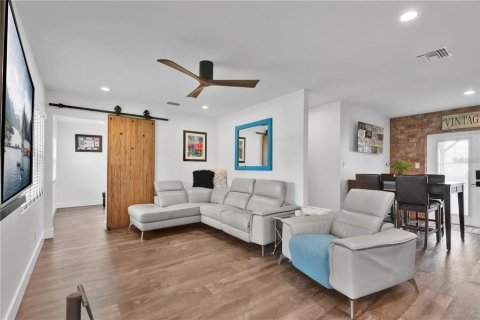 Propiedad comercial en venta en Orlando, Florida, 214.14 m2 № 1876533 - foto 5
