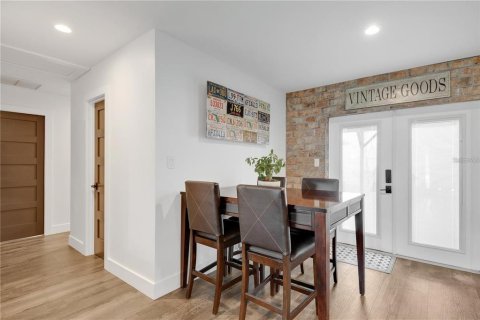 Propiedad comercial en venta en Orlando, Florida, 214.14 m2 № 1876533 - foto 11