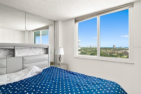 Condo in Daytona Beach, Florida, 1 bedroom  № 2377816 - photo 27