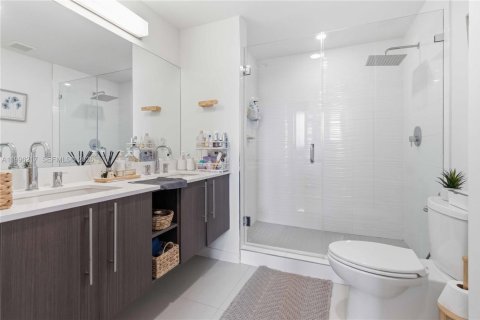 Condominio en venta en Doral, Florida, 2 dormitorios, 99.03 m2 № 2066107 - foto 16