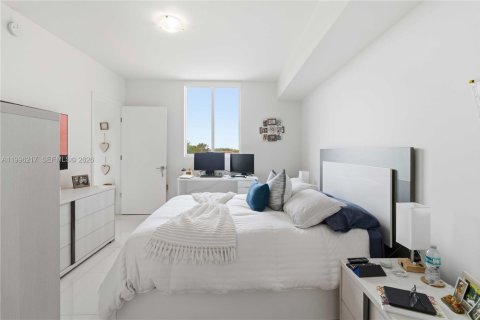 Condominio en venta en Doral, Florida, 2 dormitorios, 99.03 m2 № 2066107 - foto 19