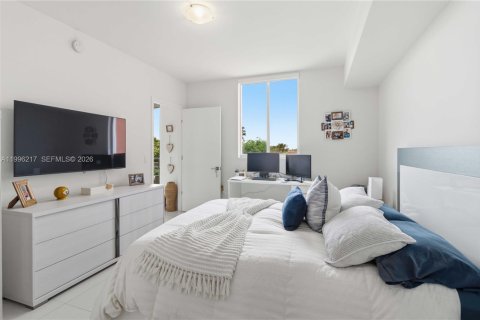 Condominio en venta en Doral, Florida, 2 dormitorios, 99.03 m2 № 2066107 - foto 18