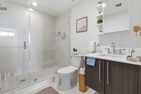 Condominio en venta en Doral, Florida, 2 dormitorios, 99.03 m2 № 2066107 - foto 13