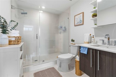 Condominio en venta en Doral, Florida, 2 dormitorios, 99.03 m2 № 2066107 - foto 12