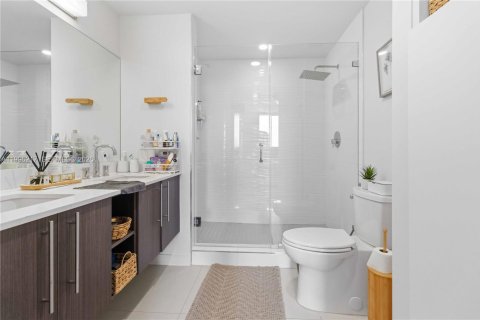 Condominio en venta en Doral, Florida, 2 dormitorios, 99.03 m2 № 2066107 - foto 17