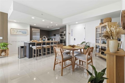 Condominio en venta en Doral, Florida, 2 dormitorios, 99.03 m2 № 2066107 - foto 5