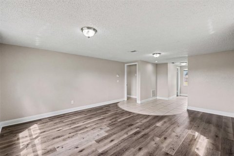 Villa ou maison à vendre à Dover, Floride: 3 chambres, 154.22 m2 № 2388374 - photo 11