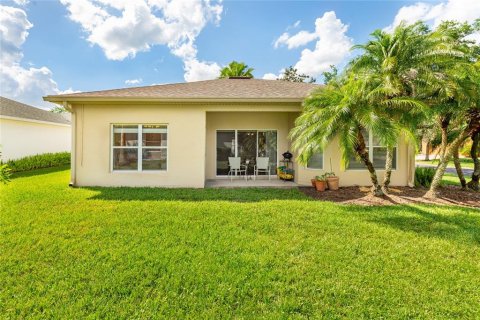 House in Poinciana, Florida 2 bedrooms, 136.29 sq.m. № 1562621 - photo 4
