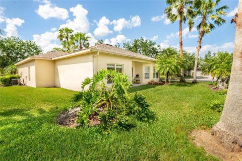House in Poinciana, Florida 2 bedrooms, 136.29 sq.m. № 1562621 - photo 6