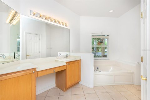 House in Poinciana, Florida 2 bedrooms, 136.29 sq.m. № 1562621 - photo 21