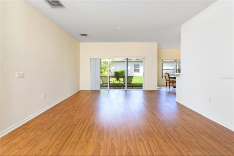 House in Poinciana, Florida 2 bedrooms, 136.29 sq.m. № 1562621 - photo 8