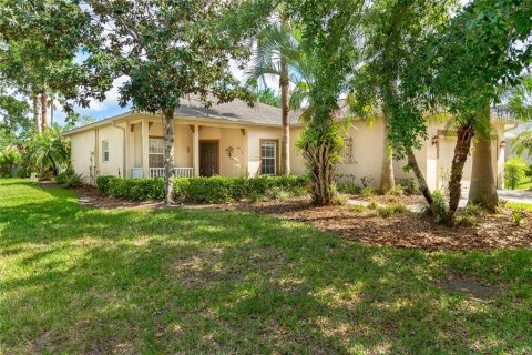 House in Poinciana, Florida 2 bedrooms, 136.29 sq.m. № 1562621 - photo 2