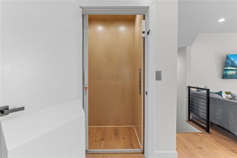 Купить таунхаус в Индиан-Рокс-Бич, Флорида 3 комнаты, 204.38м2, № 2123737 - фото 13