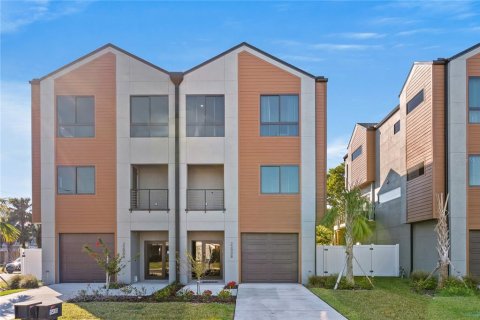 Touwnhouse à Indian Rocks Beach, Floride 4 chambres, 204.38 m2 № 2123737