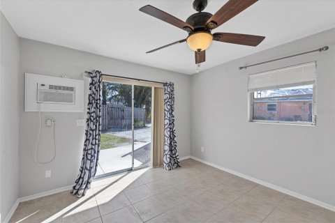 Villa ou maison à louer à Nokomis, Floride: 2 chambres, 102.19 m2 № 2425671 - photo 23