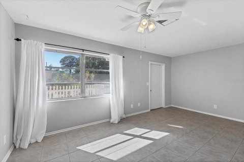 Villa ou maison à louer à Nokomis, Floride: 2 chambres, 102.19 m2 № 2425671 - photo 8