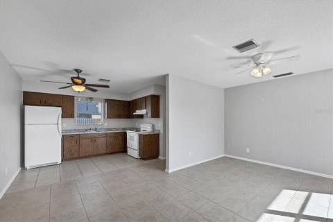 Villa ou maison à louer à Nokomis, Floride: 2 chambres, 102.19 m2 № 2425671 - photo 11