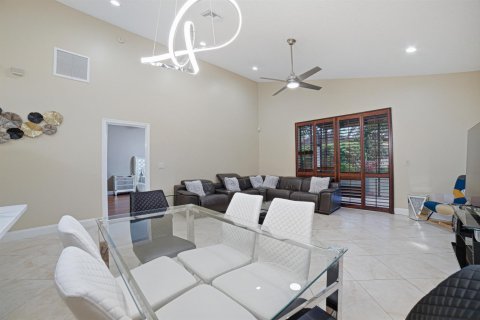 House in Boynton Beach, Florida 2 bedrooms, 140.19 sq.m. № 2176946 - photo 18