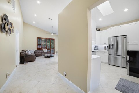 House in Boynton Beach, Florida 2 bedrooms, 140.19 sq.m. № 2176946 - photo 13