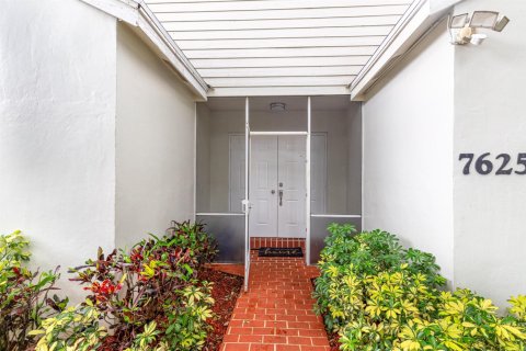 House in Boynton Beach, Florida 2 bedrooms, 140.19 sq.m. № 2176946 - photo 5