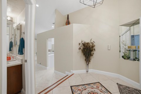 House in Boynton Beach, Florida 2 bedrooms, 140.19 sq.m. № 2176946 - photo 11