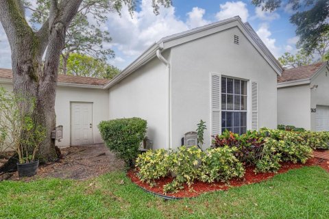 House in Boynton Beach, Florida 2 bedrooms, 140.19 sq.m. № 2176946 - photo 4