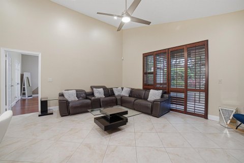 House in Boynton Beach, Florida 2 bedrooms, 140.19 sq.m. № 2176946 - photo 16