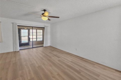 Condominio en venta en Ocala, Florida, 1 dormitorio, 76.37 m2 № 2104893 - foto 4