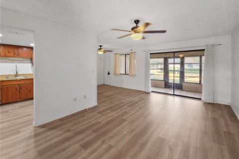 Condominio en venta en Ocala, Florida, 1 dormitorio, 76.37 m2 № 2104893 - foto 3