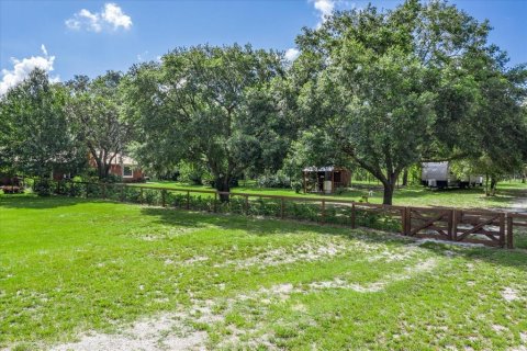 House in Frostproof, Florida 4 bedrooms, 226.5 sq.m. № 1795164 - photo 6