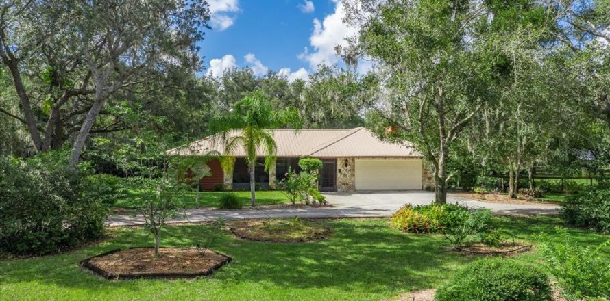 House in Frostproof, Florida 4 bedrooms, 226.5 sq.m. № 1795164