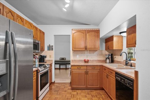 House in Frostproof, Florida 4 bedrooms, 226.5 sq.m. № 1795164 - photo 17